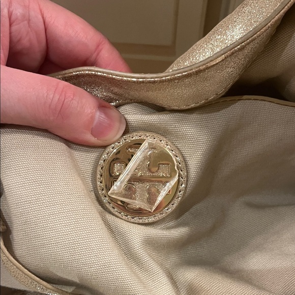 Tory Burch Gold Leather Oversized Dean Hobo EUC - Picture 6 of 11
